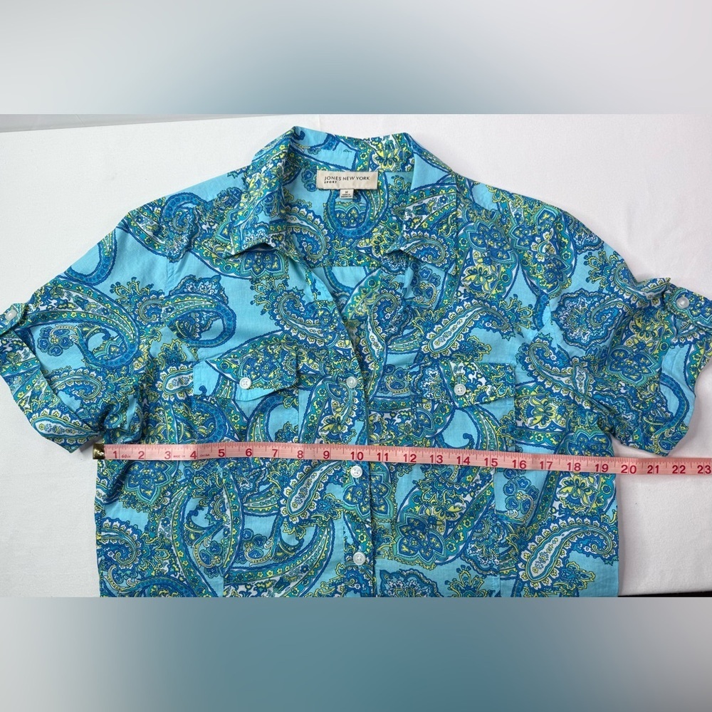 Jones New York Vibrant Blue and Green Paisley Short Sleeve Shirt Size Medium - Picture 6 of 7